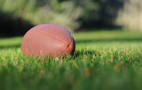 Backup QB Weaver Leads Rainbow Warriors to Decisive 23-3 Homecoming Victory Over Portland State