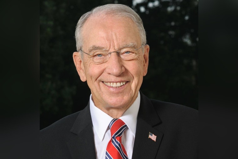 Bipartisan Effort to Halt Shutdowns: Sens. Grassley and Lankford Spearhead "Prevent Government Shutdowns Act"