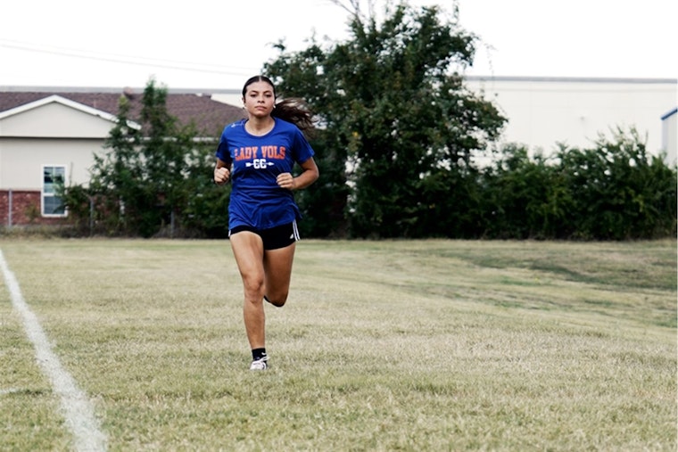 Bowie High's Keitlen Alvarez Honored as Arlington Student-Athlete of the Month for September 2025