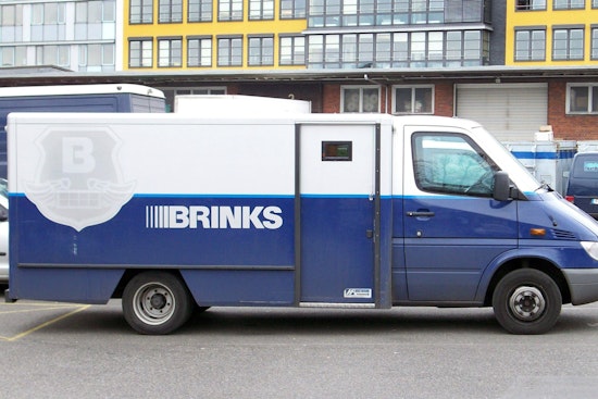 Brinks Guard Shoots Alleged Robber During Daytime Confrontation in Chicago's Loop District