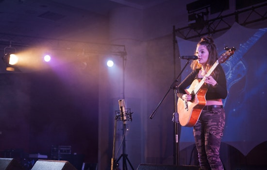 British Singer Lola Young Cancels Washington D.C. Show After Onstage Collapse in New York City
