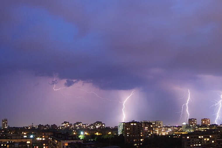 Central Valley and East Bay Marvel at Rare "Dry" Thunderstorms with Over 5,000 Lightning Strikes