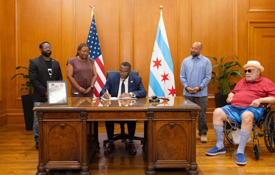 Chicago Mayor Signs 'Right to Protest' Executive Order, Affirming First Amendment Rights Against Federal Intervention