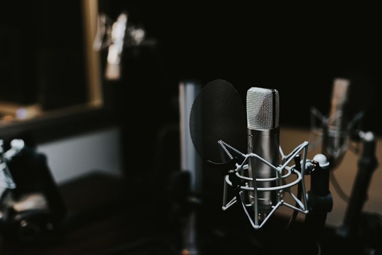 Cleveland State University’s Mandi Goodsett Champions Textbook Affordability on Viking Voices Podcast