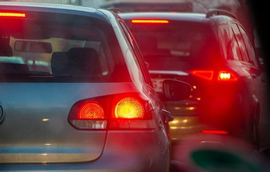 Commuters Face Delays on HWY 6 E Near Castle Hill as Lafayette County Sheriff Urges Caution and Patience