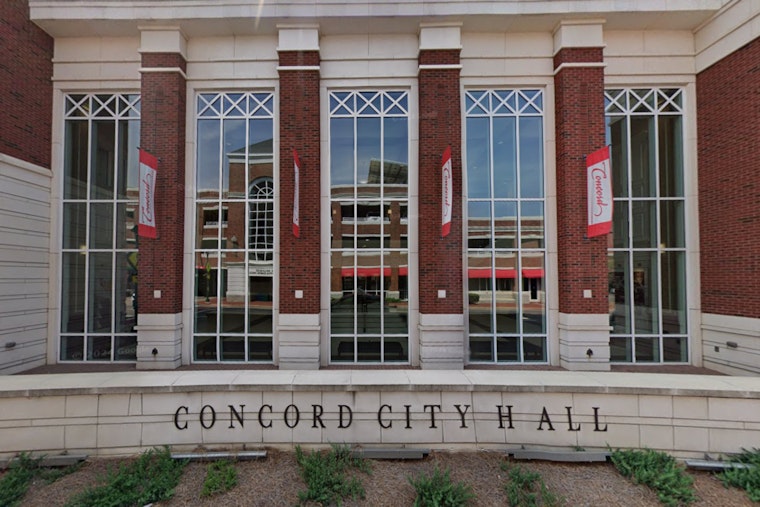 Concord Celebrates With 28th Annual Tree Lighting and 97th Christmas Parade, Sponsored by Eli Lilly