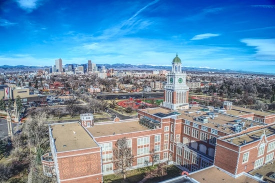 Denver to Enjoy Sunny Weekend with Possible Showers on Monday, NWS Forecasts Comfortable Temperatures