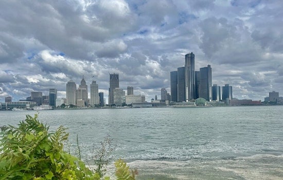 Detroit Braces for Showers and Thunderstorms, 70% Chance of Rain Today with Unsettled Week Ahead