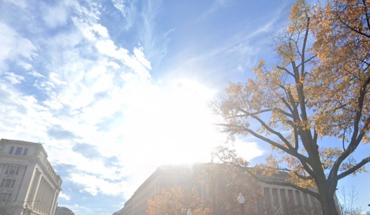Detroit Welcomes Sunny Days with Mild Autumn Temperatures, Rain on the Horizon