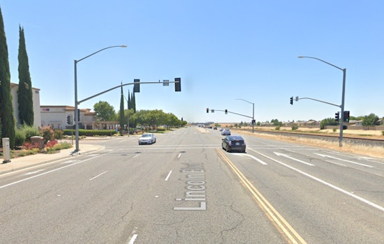 Driver Killed in Vehicle vs. Tractor-Trailer Crash on Lincoln Boulevard