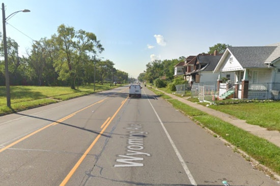 Early Morning Semi-Truck Crash and Diesel Spill Close Southbound Lodge Freeway, Disrupting Detroit Commute