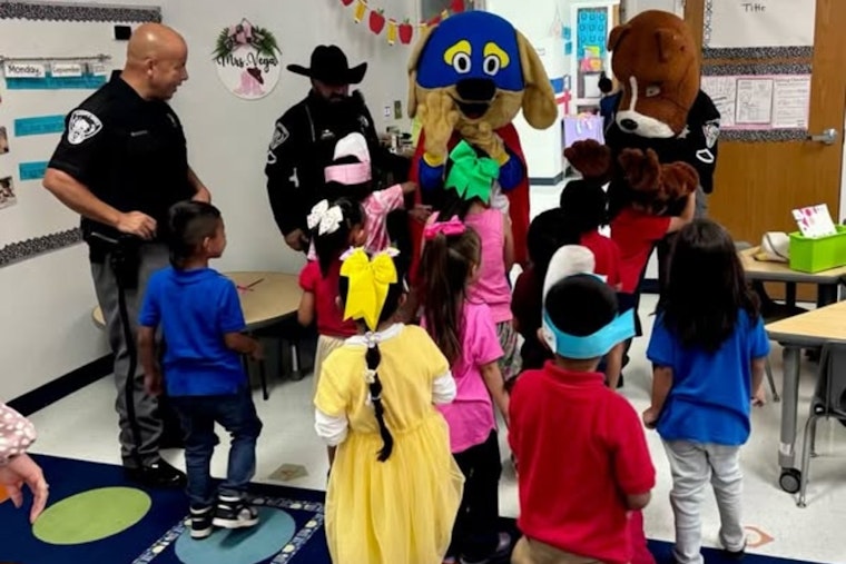 El Paso Sheriff's Association Engages With Youth at Red Sands Elementary to Build Trust