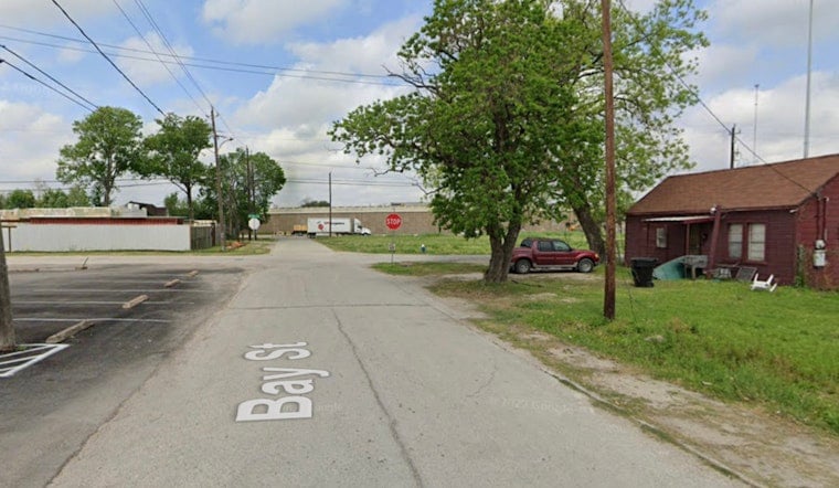 Elderly Woman Fatally Injured in Houston Single-Vehicle Crash on Bay Street