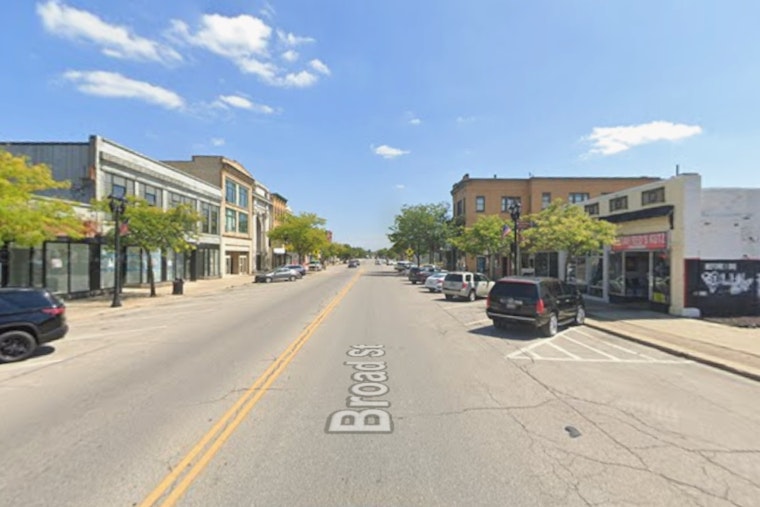 Elyria Drivers Alert: Lane Reductions on Broad Street Due to Tree Removal Over Black River