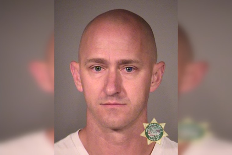 Ex-Pilot Sentenced for Attempt to Shut Down Plane Engines Over Oregon
