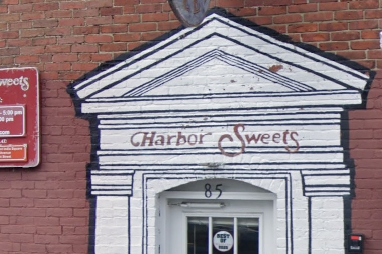 Harbor Sweets Sets Sail in Boston's Copley Place with Nautical-Themed Chocolate Kiosk