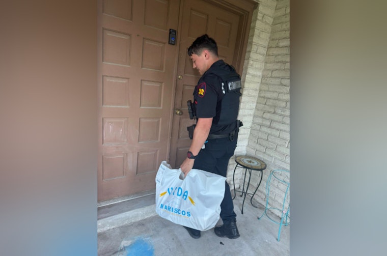Harris County Deputies Deliver Meal After Arresting Uber Eats Driver on N. Spring Drive