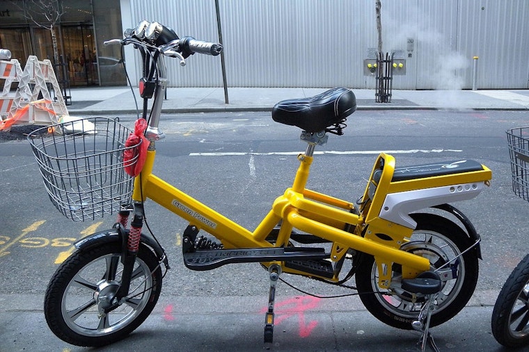Hawaii Lawmakers Call for Statewide E-Bike Regulations on School Campuses Amid Traffic Fatality Concerns
