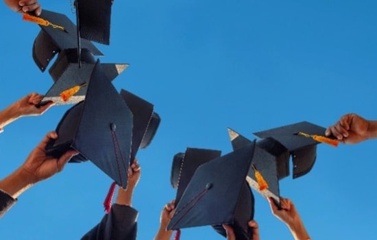 Hawaii Opens Early State Job Applications for Soon-to-Be College Grads to Address Workforce Shortages