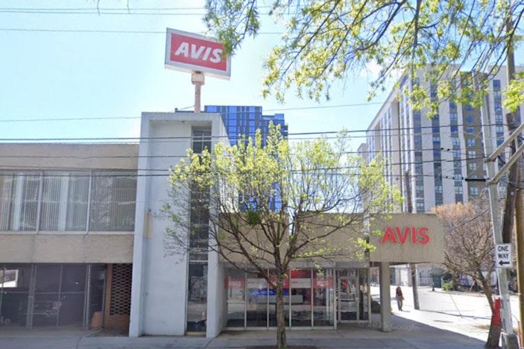 High-Speed Chase Ends as Car Crashes into Avis Building in Downtown Atlanta, Suspect Apprehended