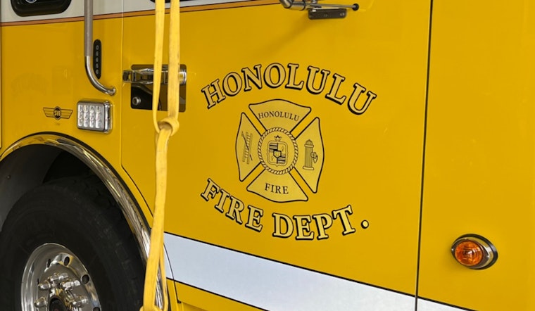 Honolulu Fire Department Swiftly Contains Brush Fire in Moanalua Caused by Downed Power Line