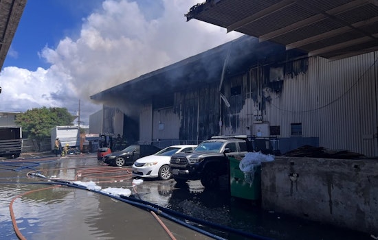 Honolulu Firefighters Tackle Intense Three-Alarm Blaze in Kalihi, Evacuate Residents Amidst Roof Collapse