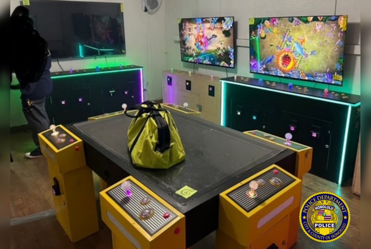 Honolulu Police Dismantle Illegal Gambling Operation in Nānākuli, Woman Charged with Promoting Gambling