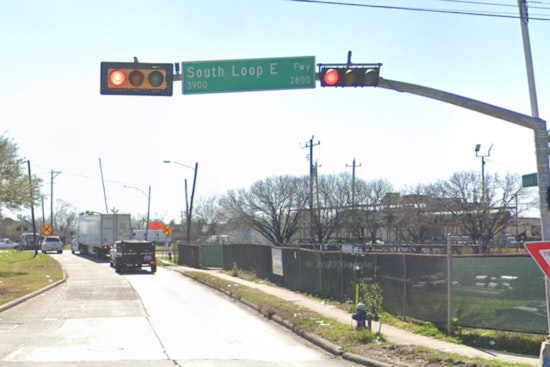 Houston Police Investigate Fatal Single-Vehicle Crash on South Loop East
