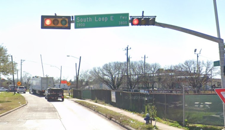 Houston Police Investigate Fatal Single-Vehicle Crash on South Loop East