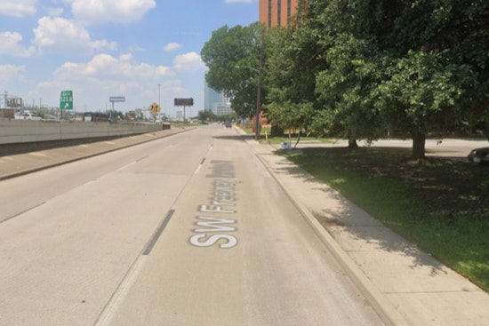 Houston Police Investigate Fatal Single-Vehicle Crash on Southwest Freeway