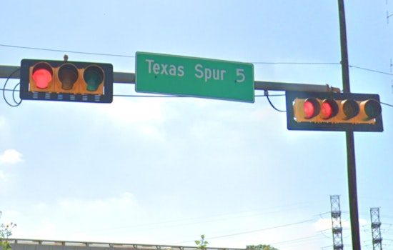 Houston Woman Killed in Early Morning Crash on Spur 5, Police Investigate Single-Vehicle Incident