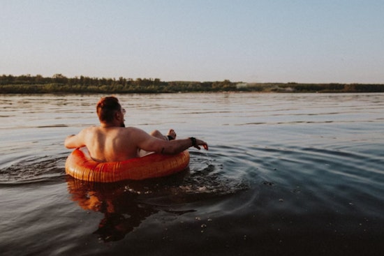 Hundreds Cool Off at Salt River Amid Scorching Arizona Heatwave