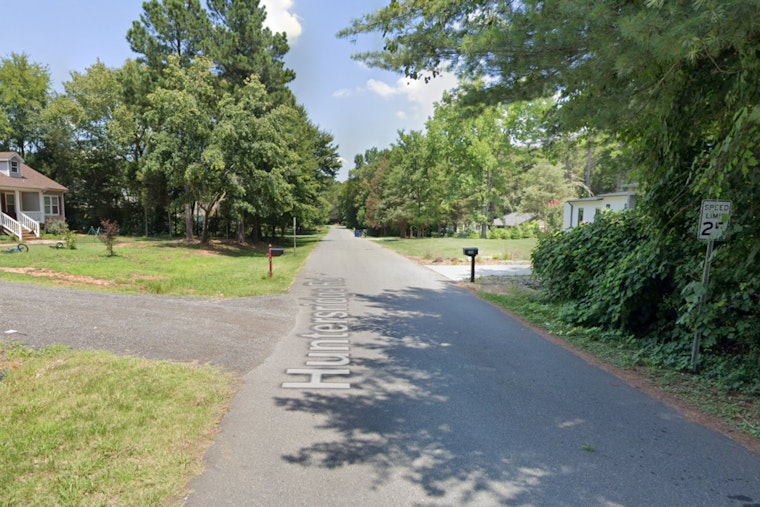 Huntersville Fire Department Swiftly Contains Gas Leak on Huntersridge Road