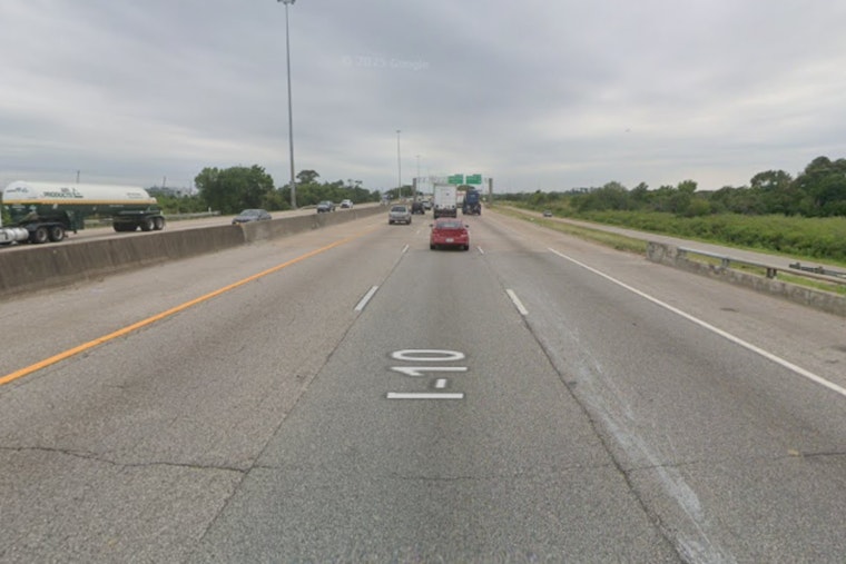 I-10 East Freeway in Channelview Reopens After Cleanup of Dry Tar and Lumber Spillage