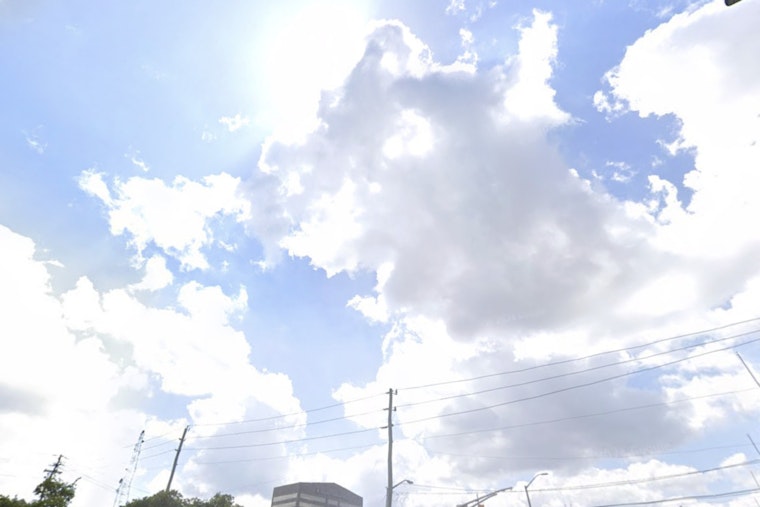 Indianapolis to Revel in Extended Summer Heat with Sunny Skies Predicted through Wednesday