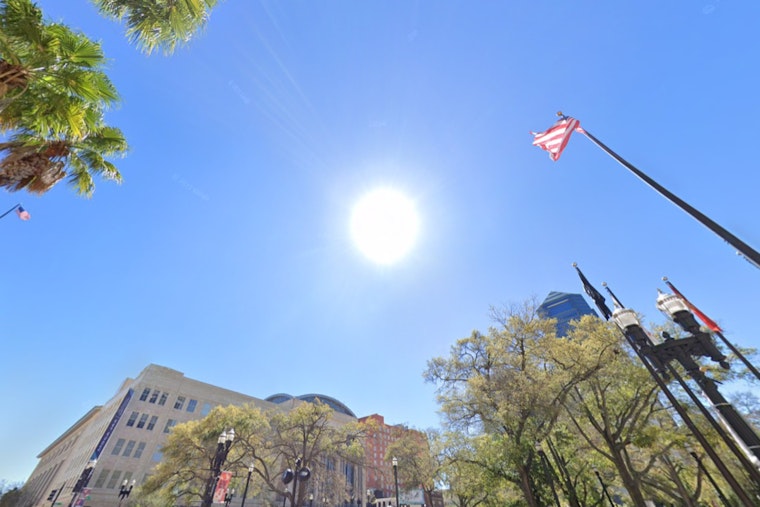 Intermittent Showers and Warm Fall Days Ahead for Jacksonville, NWS Reports