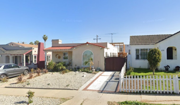 Los Angeles Fire Department Swiftly Extinguishes Hyde Park Garage Fire, No Injuries Reported