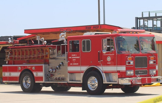 Los Angeles Firefighters Swiftly Control Grass Fire Along 101 Freeway in Boyle Heights