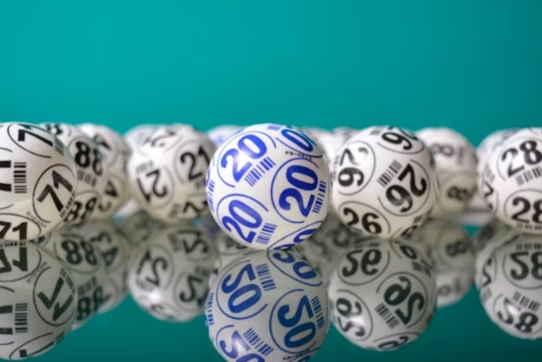 Lotto Fever Grips Nation as Missouri and Texas Residents Strike Gold with 1.787 Billion Powerball Jackpot