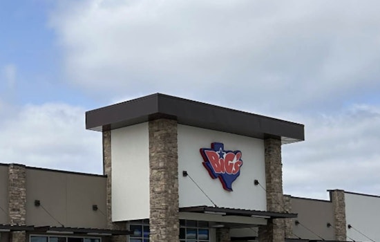 Lotto Frenzy in Fredericksburg as Big's Convenience Store Sells Texas' Gigantic $1.8 Billion Powerball Ticket