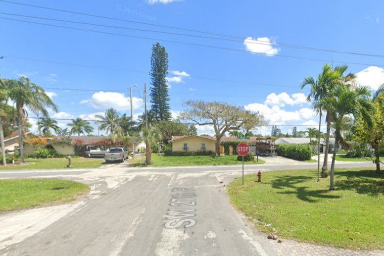 Man Hospitalized After Shooting in Boynton Beach's Golfview Harbour, Police Seek Information