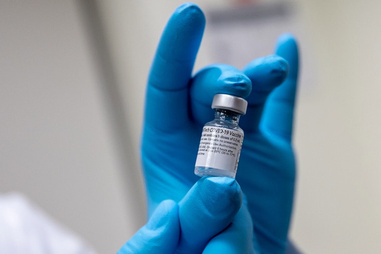 Michigan Faces Confusion as FDA Restricts COVID Vaccine to Over-65s and High-Risk Groups During Kennedy’s Controversial Tenure