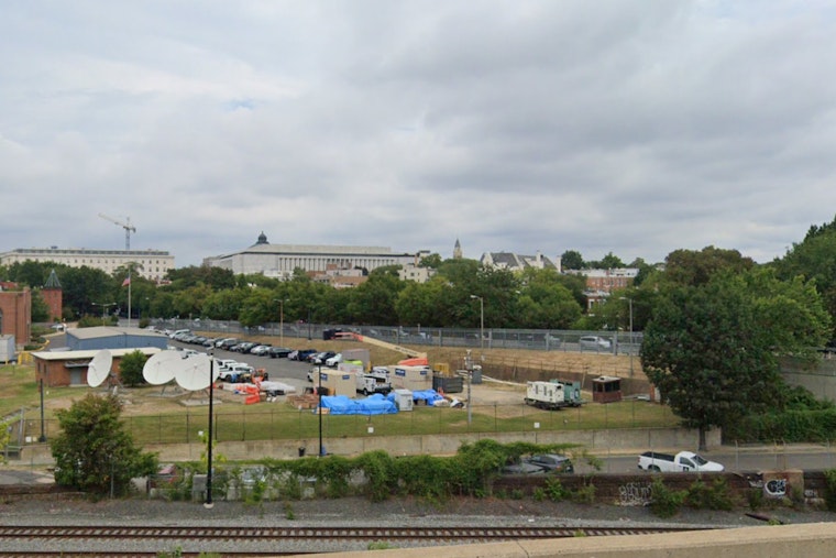 Mild Morning Drizzle Gives Way to Cloudy Skies in Washington D.C., Sunny Days Ahead