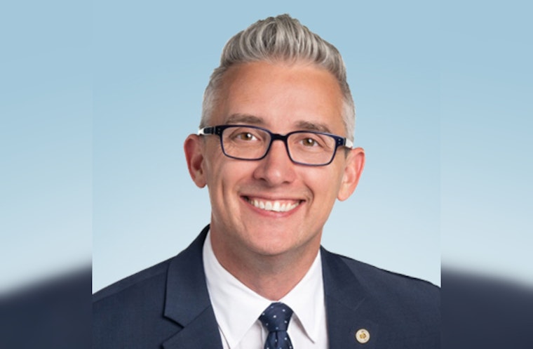 Milwaukee Alderman Burgelis Challenges Senator Wanggaard's Fiscal Accusations, Advocates for Transparent Governance