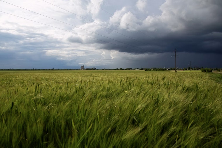 Milwaukee Forecast: Sunny Start to a Week of Showers and Possible Thunderstorms, NWS Advises Caution