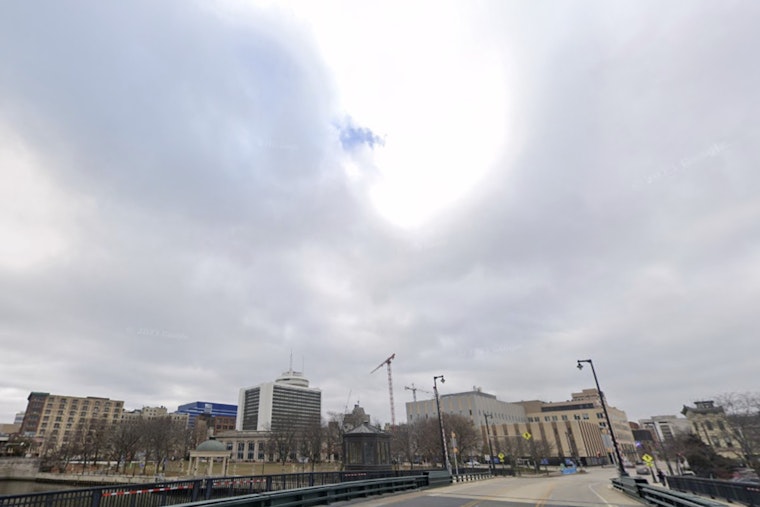 Milwaukee Wakes Up to Stormy Weather, Sunny Skies Expected by Afternoon