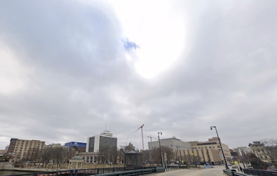 Milwaukee Wakes Up to Stormy Weather, Sunny Skies Expected by Afternoon