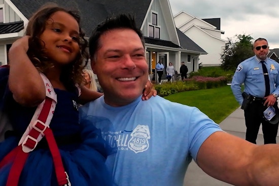 Minneapolis Police Honor Fallen Officer's Memory by Escorting His Children to School
