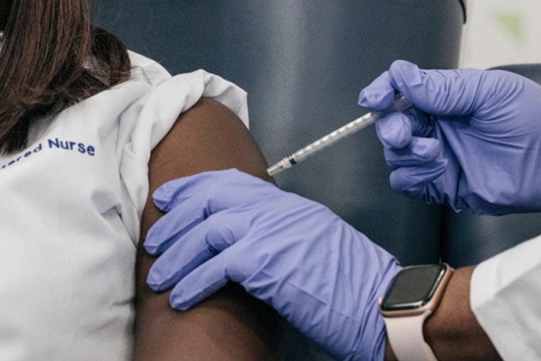 NY Governor Hochul Ensures Insurers Cover Recommended Vaccines Amid Federal Pushback