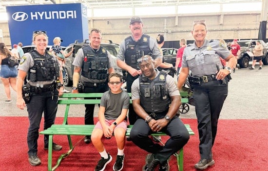 Oklahoma City Police Highlight Community Bonding at State Fair with Appreciative Fairgoers